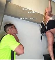Una Milf Sorprende A Su Hijastro Con Sus Enormes Pechos. - PelisXXX.me
