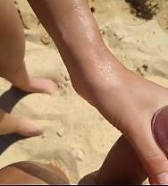 Una Pareja Se Desata En La Playa: Sexo Oral, Masturbación Y Caricias A La Vagina. - PelisXXX.me